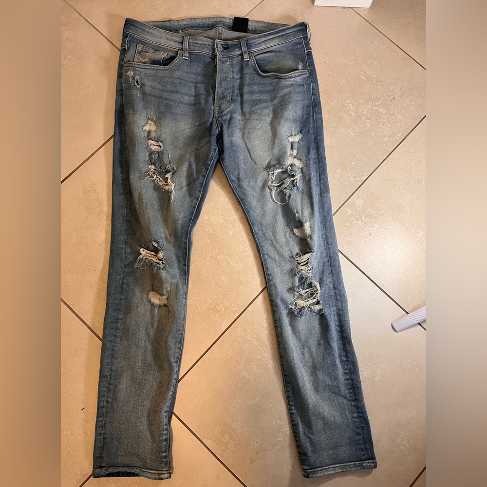 Men’s H&M distressed skinny jeans